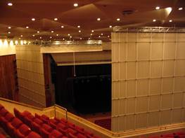 Eventhalle mit Trennvorhang